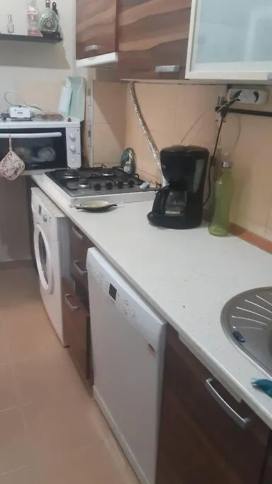 Cosy And Fully Furnished 2 Bedroom Apartment Istambul